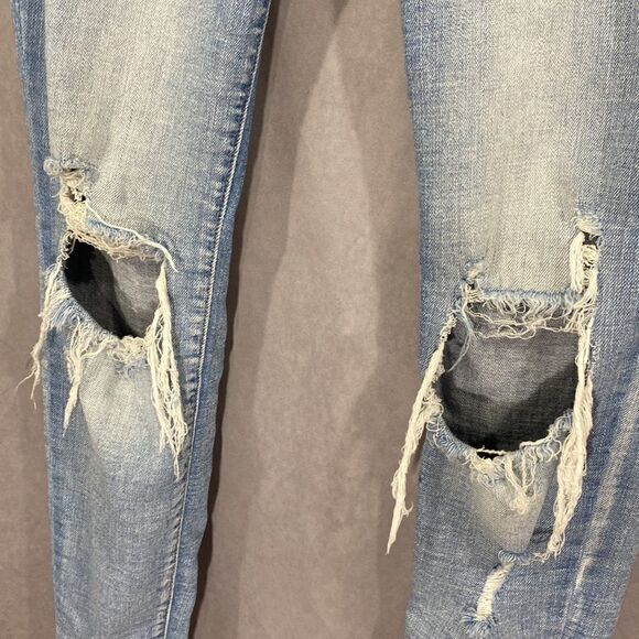 Sneak Peek Low-rise Distressed Skinny Jeans - Picture 6 of 9